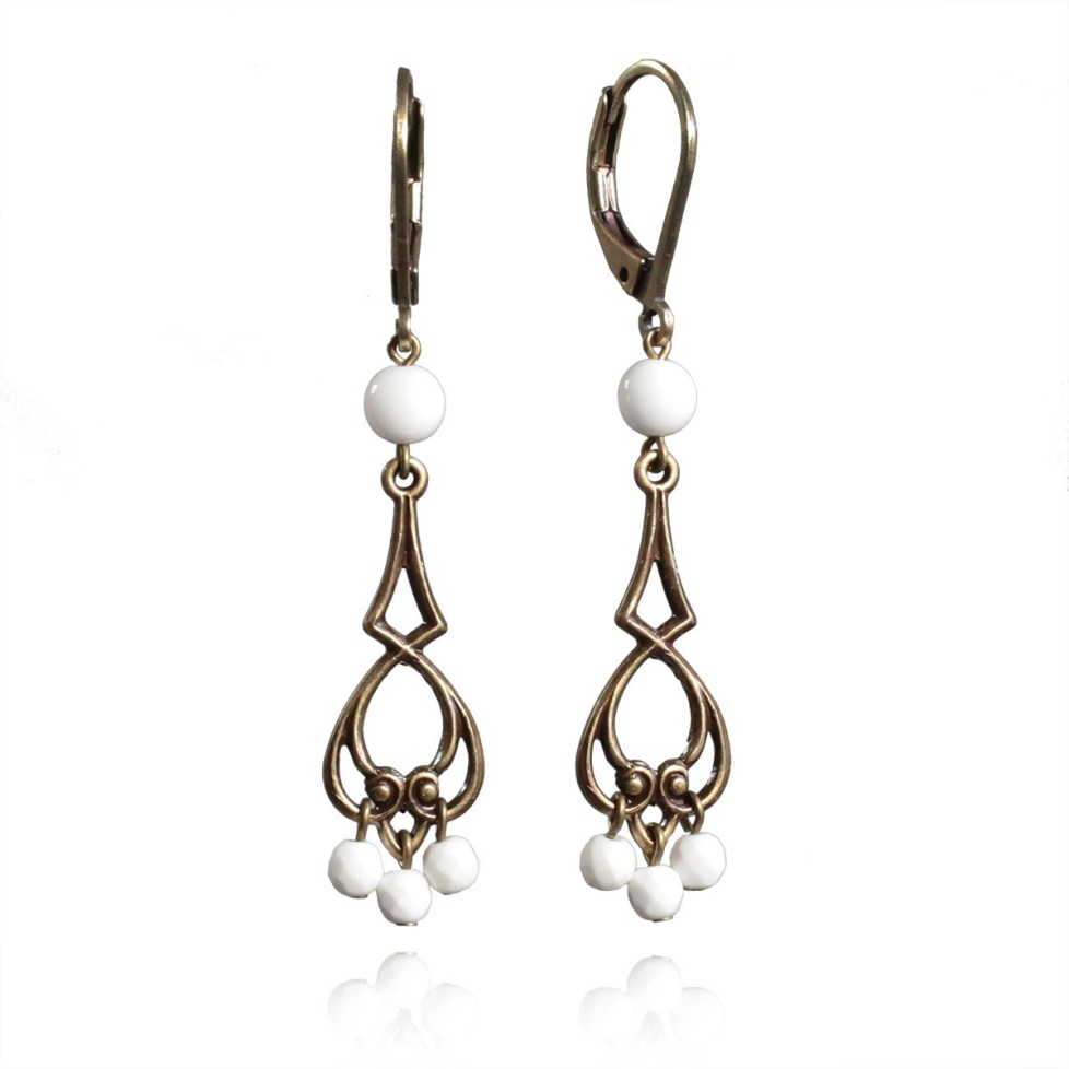Antique brass leverback drop earrings with black onyx beads Antique brass leverback drop earrings with black onyx beads