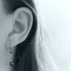 Boucles d'oreilles pendantes titane pur et hématites - Boucles d'oreilles hypoallergéniques
